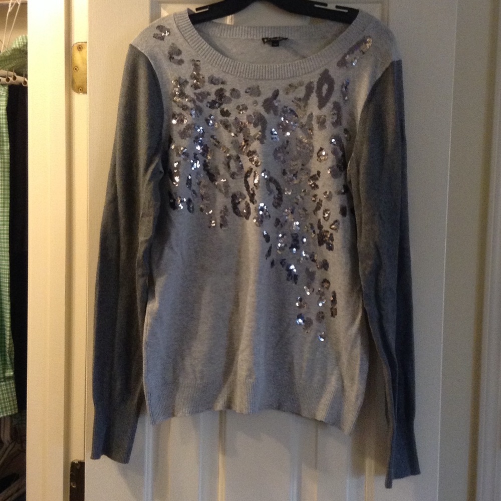 Two tone grey sequin sweater!